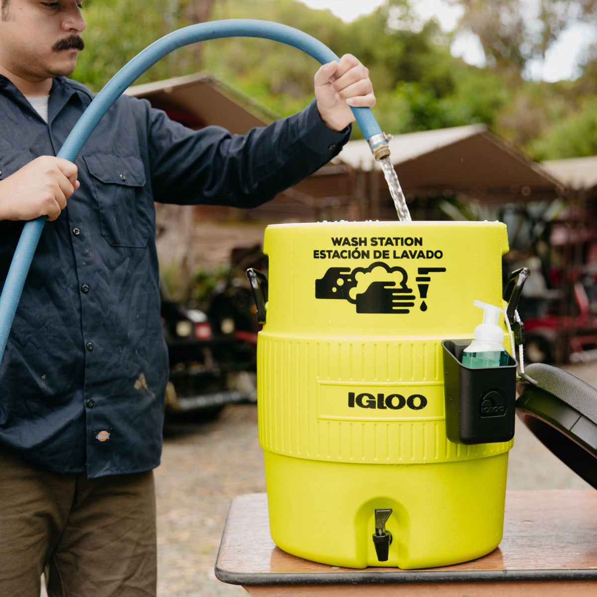 5-gallon-handwash-station-a0 00042260_lifestyle1.jpg