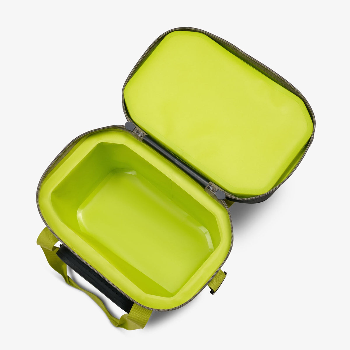 trailmate-18-can-cooler-bag-i5 00066772-O2.jpg